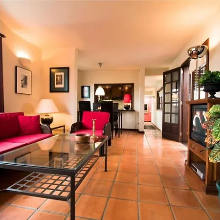 Villa Sleeps 6 Pool Wifi Tahiche
